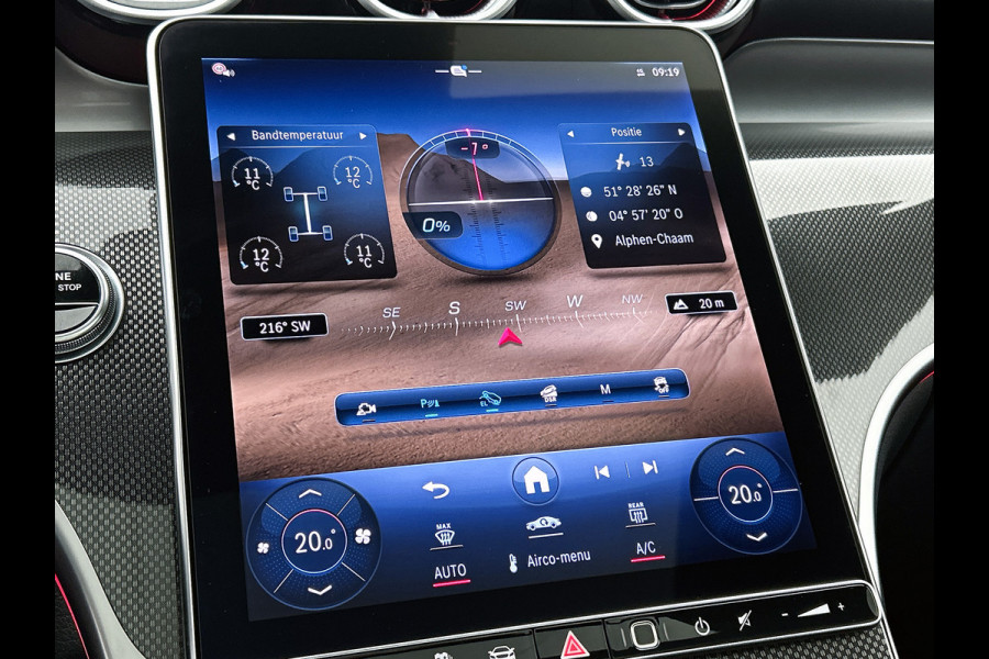 Mercedes-Benz GLC 300e 4MATIC AMG Line Achteruitrijcamera | Panaromadak | Navigatie | Memorypakket | alarm klasse 3 Inclusief 24 maanden Mercedes-Benz Certified garantie voor Europa.