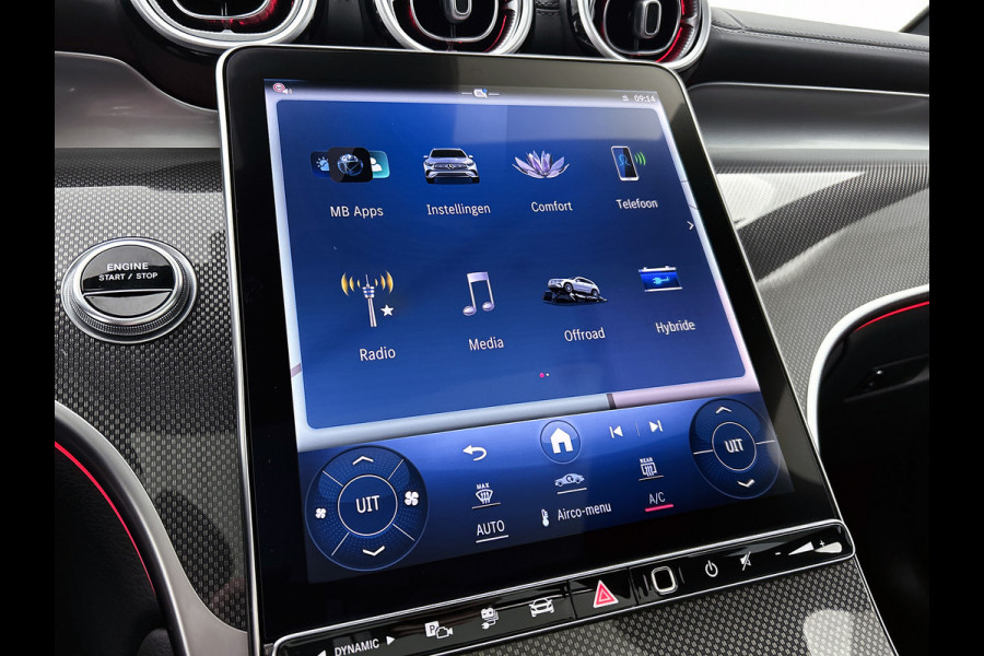 Mercedes-Benz GLC 300e 4MATIC AMG Line Achteruitrijcamera | Panaromadak | Navigatie | Memorypakket | alarm klasse 3 Inclusief 24 maanden Mercedes-Benz Certified garantie voor Europa.