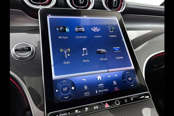 Mercedes-Benz GLC 300e 4MATIC AMG Line Achteruitrijcamera | Panaromadak | Navigatie | Memorypakket | alarm klasse 3 Inclusief 24 maanden Mercedes-Benz Certified garantie voor Europa.