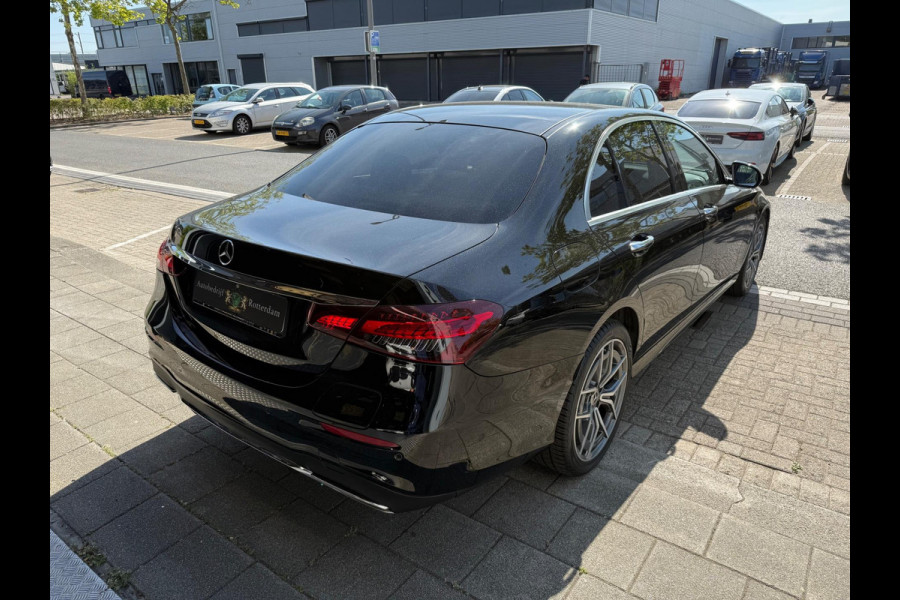 Mercedes-Benz E-Klasse 300 e AMG LEDER/NAVI/PANO/BURMESTER®