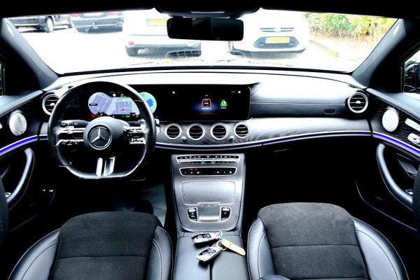 Mercedes-Benz E-Klasse 300 e AMG LEDER/NAVI/PANO/BURMESTER®