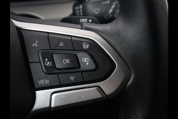 Volkswagen Golf 1.0 eTSI Life Business | Stoelverwarming | Massage | Carplay | Adaptive cruise | Sfeerverlichting | Navigatie | Park Assist | Getint glas | Full LED