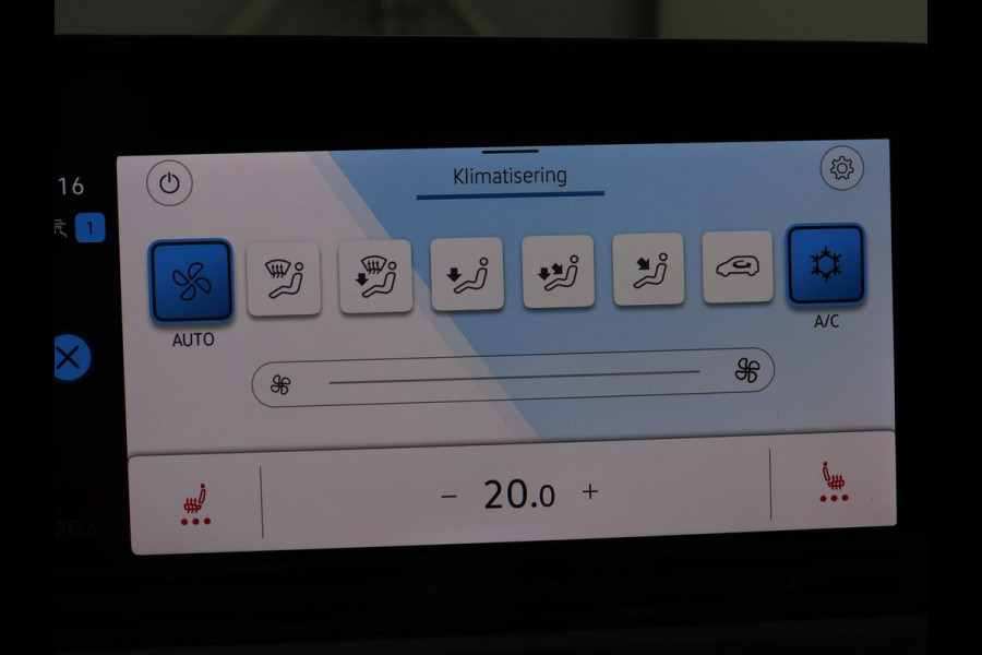 Volkswagen Golf 1.0 eTSI Life Business | Stoelverwarming | Massage | Carplay | Adaptive cruise | Sfeerverlichting | Navigatie | Park Assist | Getint glas | Full LED