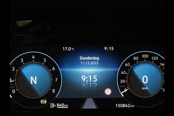 Volkswagen Golf 1.0 eTSI Life Business | Stoelverwarming | Massage | Carplay | Adaptive cruise | Sfeerverlichting | Navigatie | Park Assist | Getint glas | Full LED