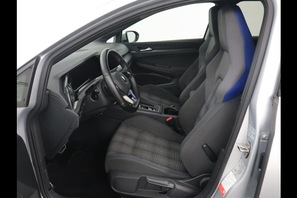 Volkswagen Golf 1.4 eHybrid GTE | SOH 93% | Stoelverwarming | Trekhaak | Carplay | Adaptive cruise | 18'' | Sportstoelen | Navigatie | Sfeerverlichting | Climate control | Parkeerhulp | PHEV | Plug In
