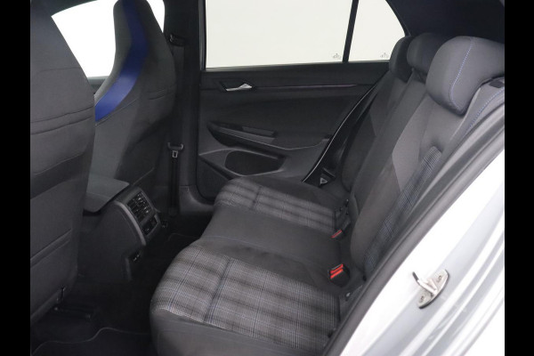 Volkswagen Golf 1.4 eHybrid GTE | SOH 93% | Stoelverwarming | Trekhaak | Carplay | Adaptive cruise | 18'' | Sportstoelen | Navigatie | Sfeerverlichting | Climate control | Parkeerhulp | PHEV | Plug In