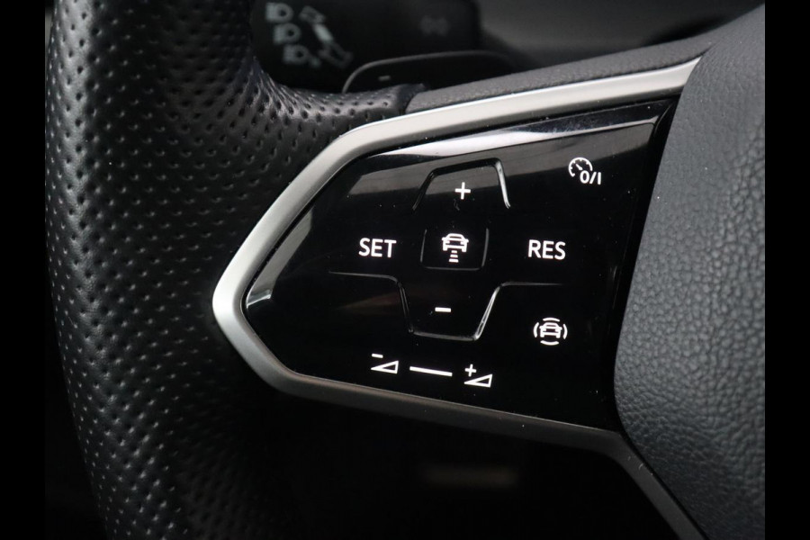 Volkswagen Golf 1.4 eHybrid GTE | SOH 93% | Stoelverwarming | Trekhaak | Carplay | Adaptive cruise | 18'' | Sportstoelen | Navigatie | Sfeerverlichting | Climate control | Parkeerhulp | PHEV | Plug In