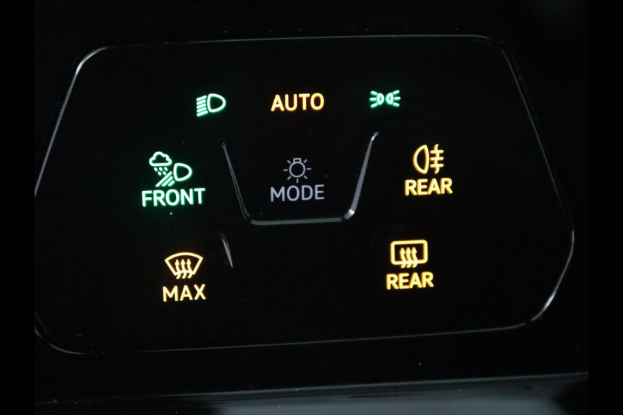 Volkswagen Golf 1.4 eHybrid GTE | SOH 93% | Stoelverwarming | Trekhaak | Carplay | Adaptive cruise | 18'' | Sportstoelen | Navigatie | Sfeerverlichting | Climate control | Parkeerhulp | PHEV | Plug In