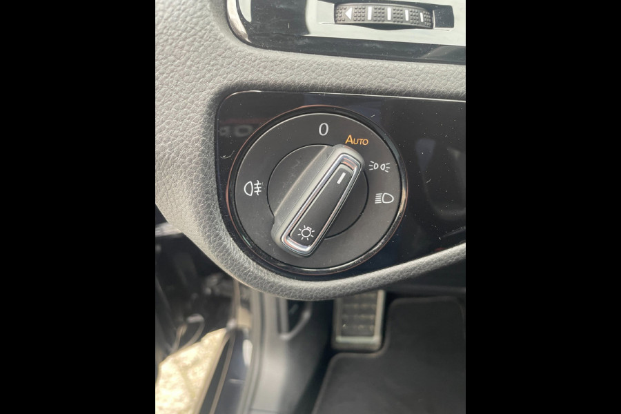 Volkswagen Golf 1.5 TSI R-line | R-line interieur en exterieur pakket | Digi cockpit