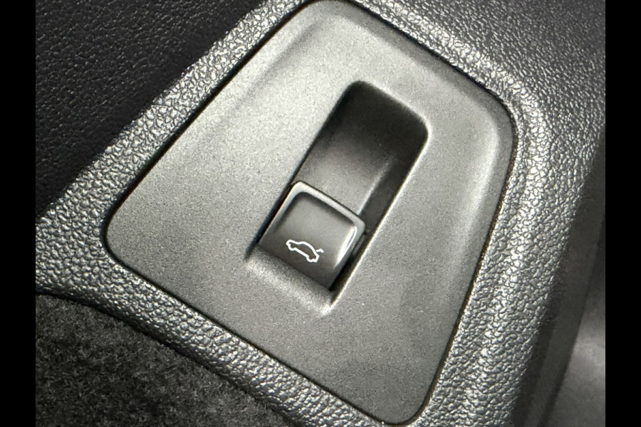 Volkswagen Tiguan 1.5 TSI ACT R-line Automaat Panorama Stoelverwarming 360 Camera+Pdc Clima Carplay Dab+ Digital Dash