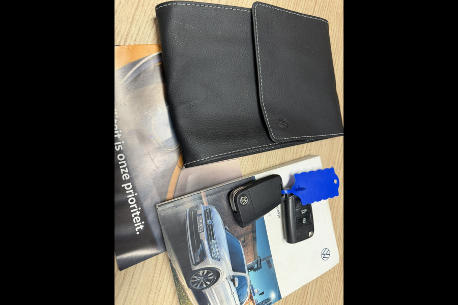 Volkswagen Tiguan 1.5 TSI ACT R-line Automaat Panorama Stoelverwarming 360 Camera+Pdc Clima Carplay Dab+ Digital Dash