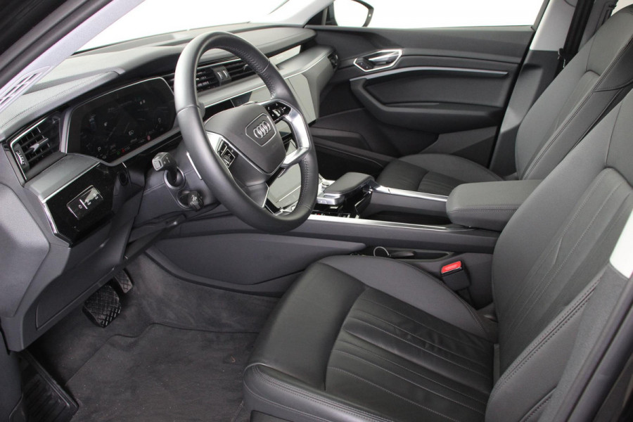 Audi e-tron 55 Quattro Advanced Tour Pack | LED Matrix | 20" Lichtmetalen Velgen | PDC VA | Camera | Leder | DAB+ | Digitale cockpit