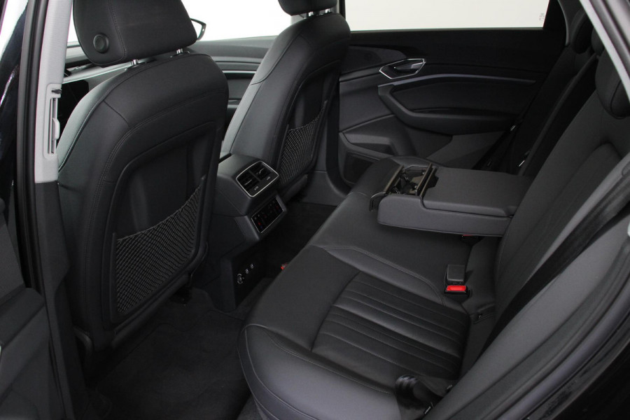 Audi e-tron 55 Quattro Advanced Tour Pack | LED Matrix | 20" Lichtmetalen Velgen | PDC VA | Camera | Leder | DAB+ | Digitale cockpit