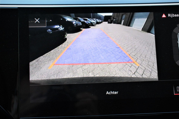 Audi e-tron 55 Quattro Advanced Tour Pack | LED Matrix | 20" Lichtmetalen Velgen | PDC VA | Camera | Leder | DAB+ | Digitale cockpit