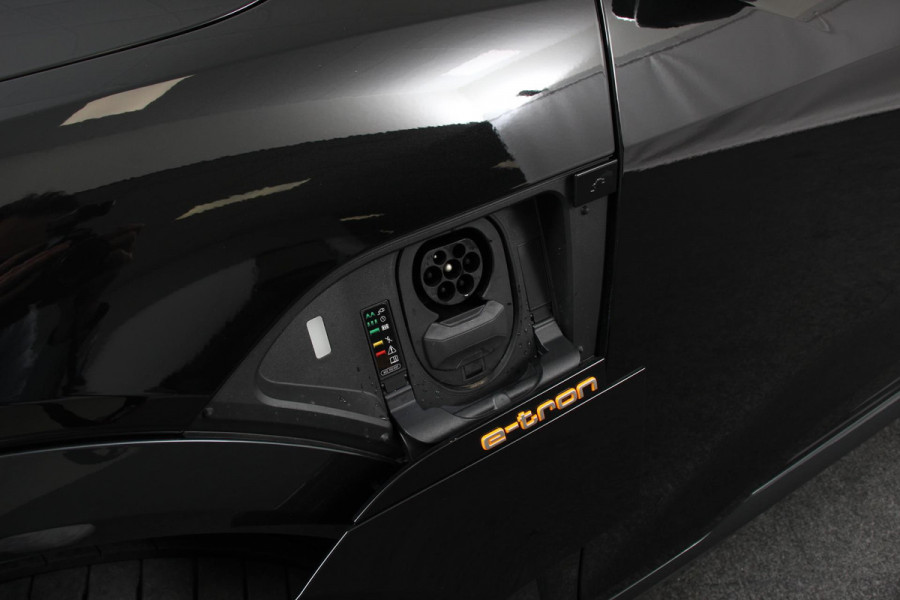 Audi e-tron 55 Quattro Advanced Tour Pack | LED Matrix | 20" Lichtmetalen Velgen | PDC VA | Camera | Leder | DAB+ | Digitale cockpit