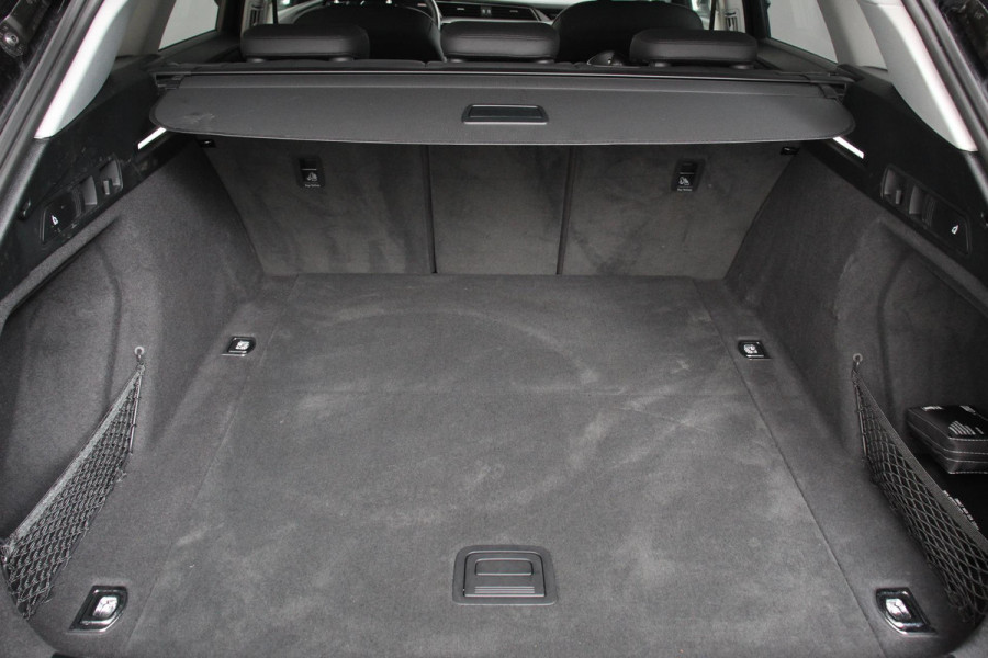 Audi e-tron 55 Quattro Advanced Tour Pack | LED Matrix | 20" Lichtmetalen Velgen | PDC VA | Camera | Leder | DAB+ | Digitale cockpit