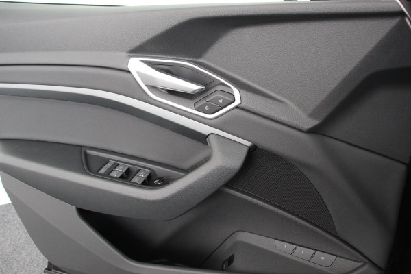 Audi e-tron 55 Quattro Advanced Tour Pack | LED Matrix | 20" Lichtmetalen Velgen | PDC VA | Camera | Leder | DAB+ | Digitale cockpit