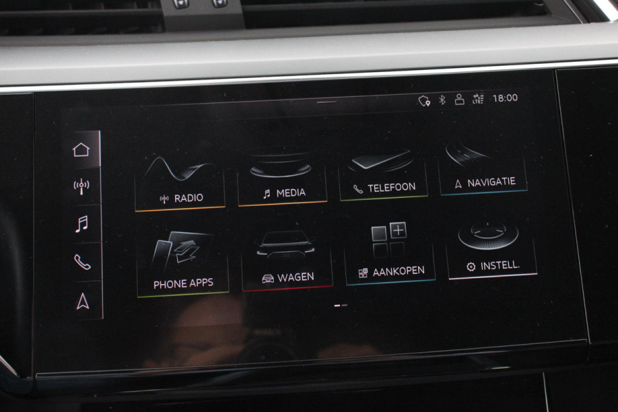 Audi e-tron 55 Quattro Advanced Tour Pack | LED Matrix | 20" Lichtmetalen Velgen | PDC VA | Camera | Leder | DAB+ | Digitale cockpit