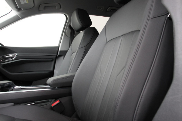Audi e-tron 55 Quattro Advanced Tour Pack | LED Matrix | 20" Lichtmetalen Velgen | PDC VA | Camera | Leder | DAB+ | Digitale cockpit