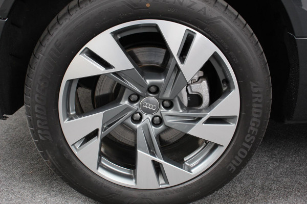 Audi e-tron 55 Quattro Advanced Tour Pack | LED Matrix | 20" Lichtmetalen Velgen | PDC VA | Camera | Leder | DAB+ | Digitale cockpit