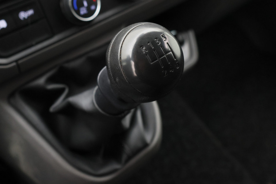 MAN TGE 30 2.0 L3H2 3-Zits, Camera, Apple Carplay, Cruise, Airco