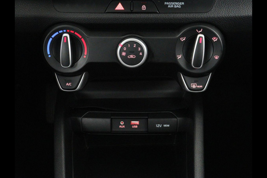 Kia Stonic 1.2 MPi ComfortPlusLine Navigator | Trekhaak | Carplay | Camera | Navigatie | Cruise control | Airco | Bluetooth | DAB | Parkeerhulp