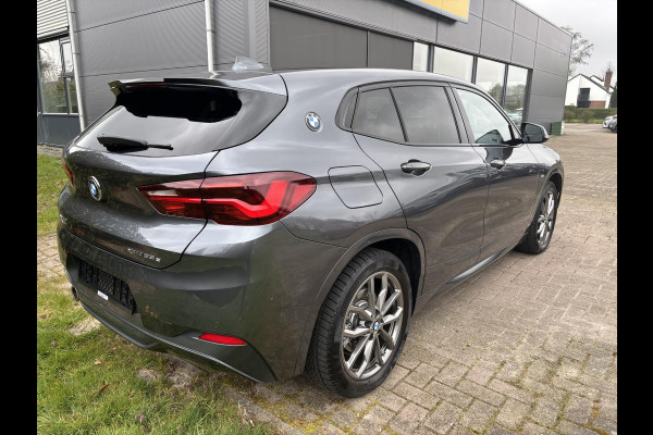BMW X2 xDrive25e M Sport | 220pk |  Panoramadak | M pakket |  Achteruitrijcamera | Leder | Sportstoelen | Head Up Display