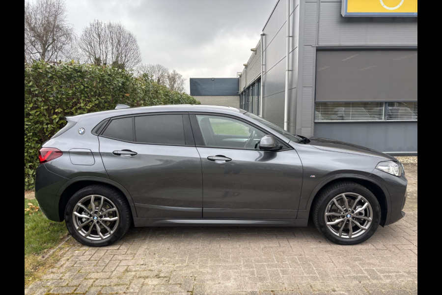 BMW X2 xDrive25e M Sport | 220pk |  Panoramadak | M pakket |  Achteruitrijcamera | Leder | Sportstoelen | Head Up Display