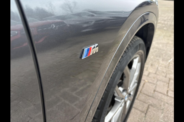 BMW X2 xDrive25e M Sport | 220pk |  Panoramadak | M pakket |  Achteruitrijcamera | Leder | Sportstoelen | Head Up Display