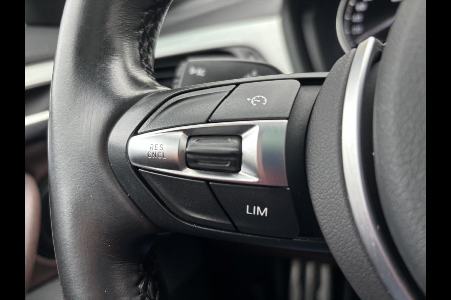 BMW X2 xDrive25e M Sport | 220pk |  Panoramadak | M pakket |  Achteruitrijcamera | Leder | Sportstoelen | Head Up Display