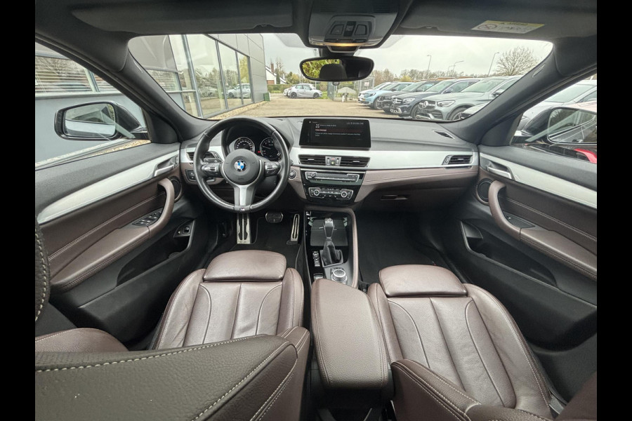 BMW X2 xDrive25e M Sport | 220pk |  Panoramadak | M pakket |  Achteruitrijcamera | Leder | Sportstoelen | Head Up Display