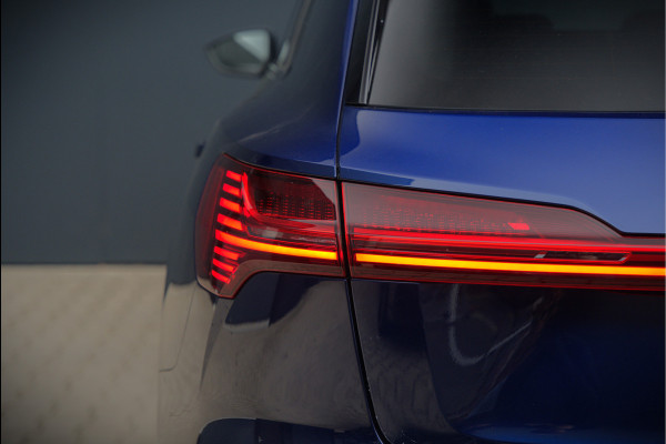 Audi e-tron e-tron 50 quattro Launch edition Black 71 kWh S-Line | Panoramadak | Stoelverwarming | Adaptive Cruise Control | Memory Seat | Parkeersensoren | Keyless | Apple Carplay
