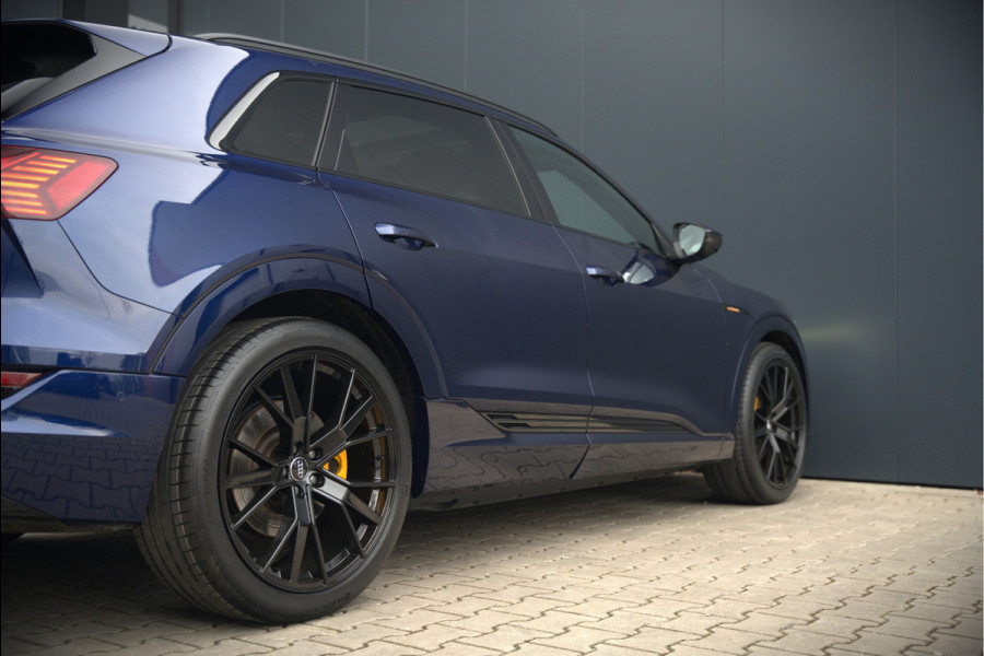 Audi e-tron e-tron 50 quattro Launch edition Black 71 kWh S-Line | Panoramadak | Stoelverwarming | Adaptive Cruise Control | Memory Seat | Parkeersensoren | Keyless | Apple Carplay