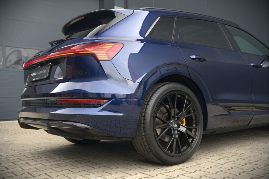 Audi e-tron e-tron 50 quattro Launch edition Black 71 kWh S-Line | Panoramadak | Stoelverwarming | Adaptive Cruise Control | Memory Seat | Parkeersensoren | Keyless | Apple Carplay