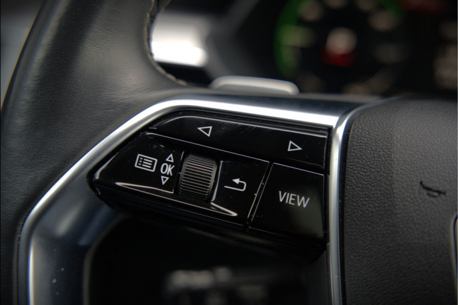 Audi e-tron e-tron 50 quattro Launch edition Black 71 kWh S-Line | Panoramadak | Stoelverwarming | Adaptive Cruise Control | Memory Seat | Parkeersensoren | Keyless | Apple Carplay