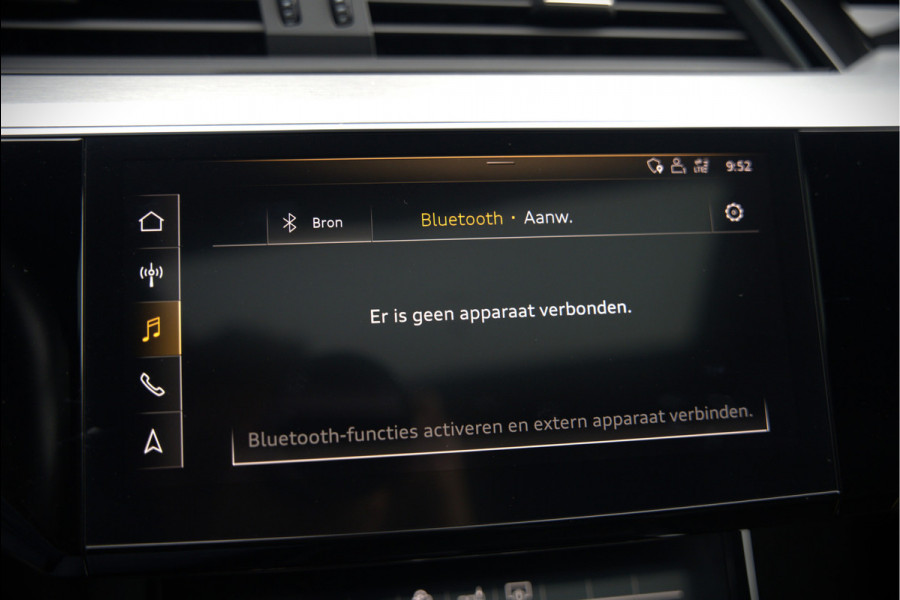 Audi e-tron e-tron 50 quattro Launch edition Black 71 kWh S-Line | Panoramadak | Stoelverwarming | Adaptive Cruise Control | Memory Seat | Parkeersensoren | Keyless | Apple Carplay