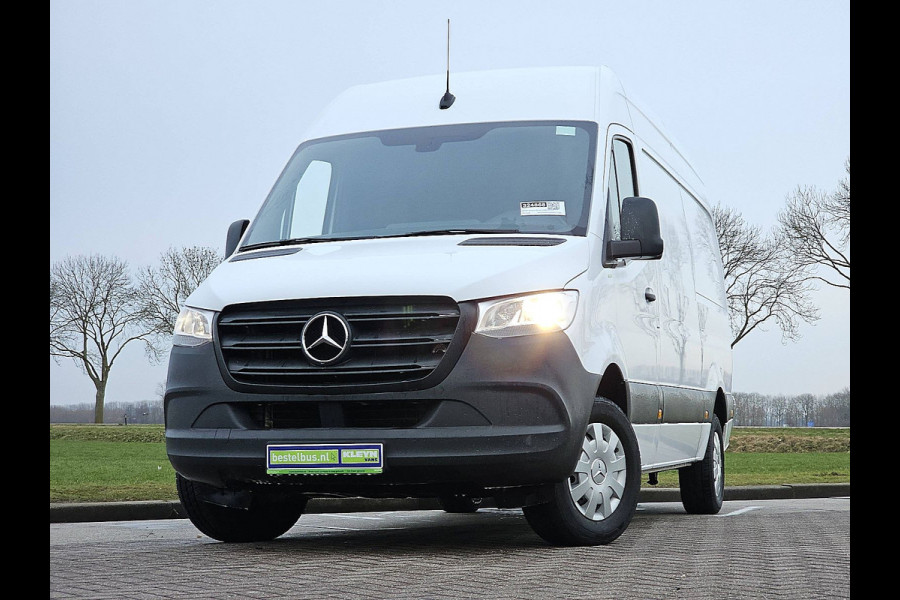 Mercedes-Benz Sprinter 317 L2H2 RWD 170pk Mbux Camera Leer Airco Euro6