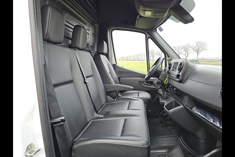 Mercedes-Benz Sprinter 317 L2H2 RWD 170pk Mbux Camera Leer Airco Euro6