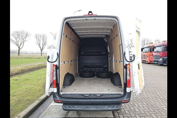 Mercedes-Benz Sprinter 317 L2H2 RWD 170pk Mbux Camera Leer Airco Euro6