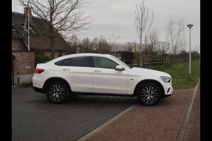 Mercedes-Benz GLC Coupé 300e 4MATIC Business Solution Luxury |  Burmester Surround | Schuifdak | 360 Camera | Digital Cockpit | NL-Auto |