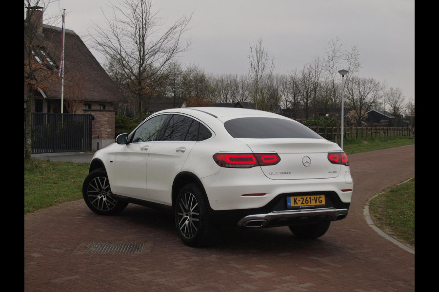 Mercedes-Benz GLC Coupé 300e 4MATIC Business Solution Luxury |  Burmester Surround | Schuifdak | 360 Camera | Digital Cockpit | NL-Auto |