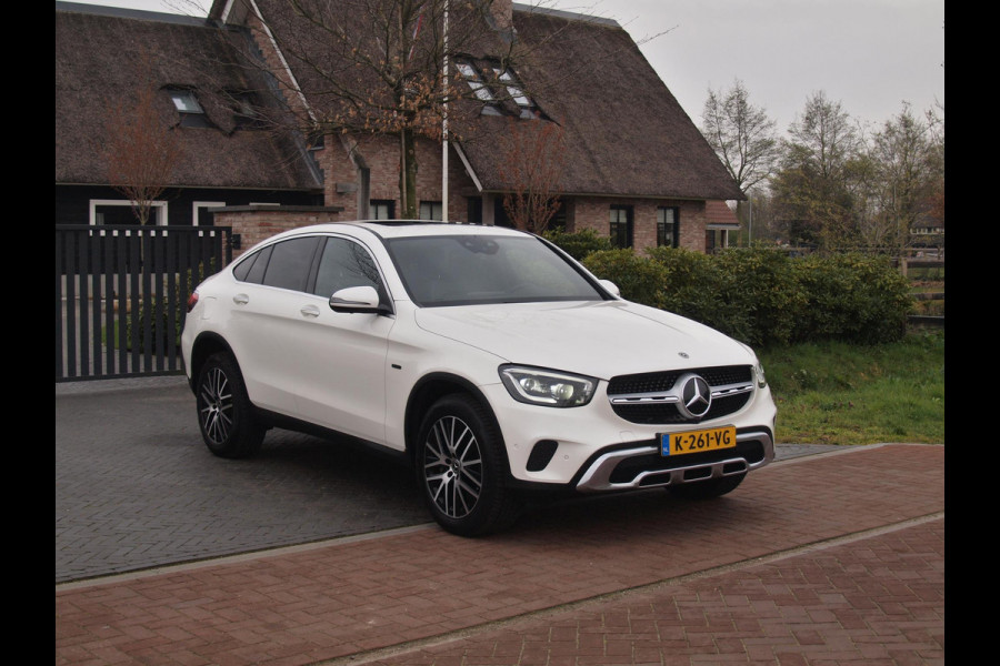 Mercedes-Benz GLC Coupé 300e 4MATIC Business Solution Luxury |  Burmester Surround | Schuifdak | 360 Camera | Digital Cockpit | NL-Auto |