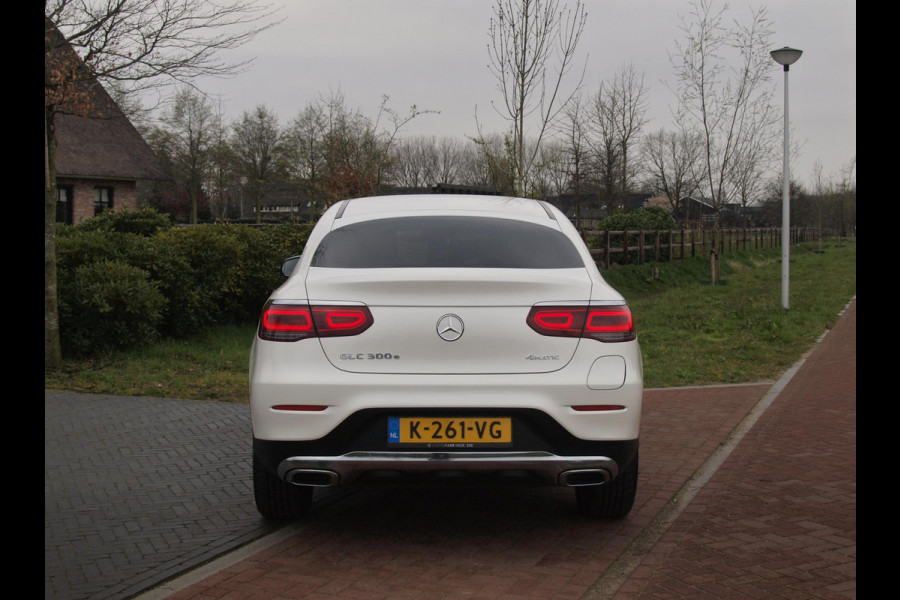Mercedes-Benz GLC Coupé 300e 4MATIC Business Solution Luxury |  Burmester Surround | Schuifdak | 360 Camera | Digital Cockpit | NL-Auto |