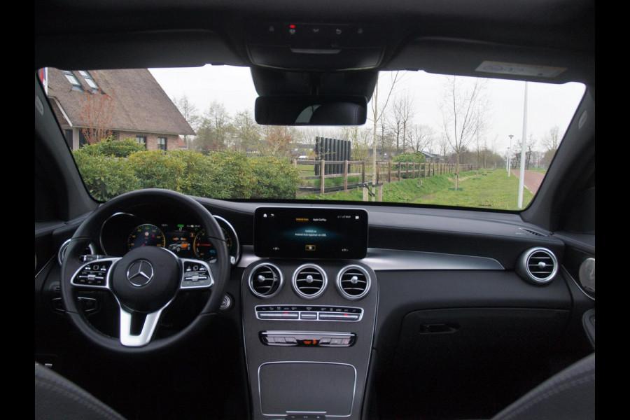 Mercedes-Benz GLC Coupé 300e 4MATIC Business Solution Luxury |  Burmester Surround | Schuifdak | 360 Camera | Digital Cockpit | NL-Auto |