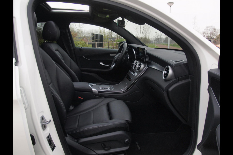 Mercedes-Benz GLC Coupé 300e 4MATIC Business Solution Luxury |  Burmester Surround | Schuifdak | 360 Camera | Digital Cockpit | NL-Auto |