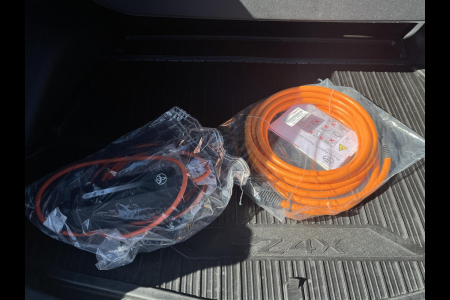 Toyota Bz4x Dynamic 71 kWh VAN: 35.900,- VOOR: 32.877,- UW LENTEVOORDEEL: 3.023,- | mega compleet EN RIJKLAAR GEPRIJSD INCL. 10 JAAR TOYOTA GARANTIE