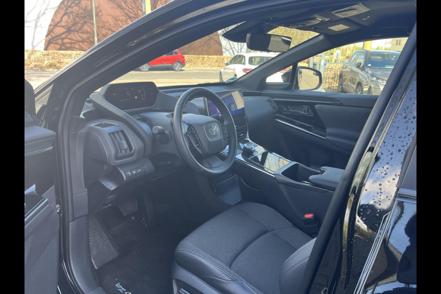 Toyota Bz4x Dynamic 71 kWh VAN: 35.900,- VOOR: 32.877,- UW LENTEVOORDEEL: 3.023,- | mega compleet EN RIJKLAAR GEPRIJSD INCL. 10 JAAR TOYOTA GARANTIE