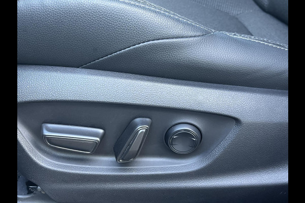 Toyota Bz4x Dynamic 71 kWh VAN: 35.900,- VOOR: 32.877,- UW LENTEVOORDEEL: 3.023,- | mega compleet EN RIJKLAAR GEPRIJSD INCL. 10 JAAR TOYOTA GARANTIE