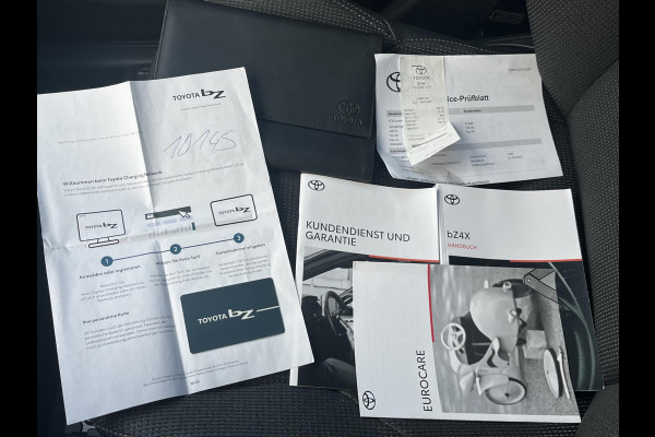 Toyota Bz4x Dynamic 71 kWh VAN: 35.900,- VOOR: 32.877,- UW LENTEVOORDEEL: 3.023,- | mega compleet EN RIJKLAAR GEPRIJSD INCL. 10 JAAR TOYOTA GARANTIE
