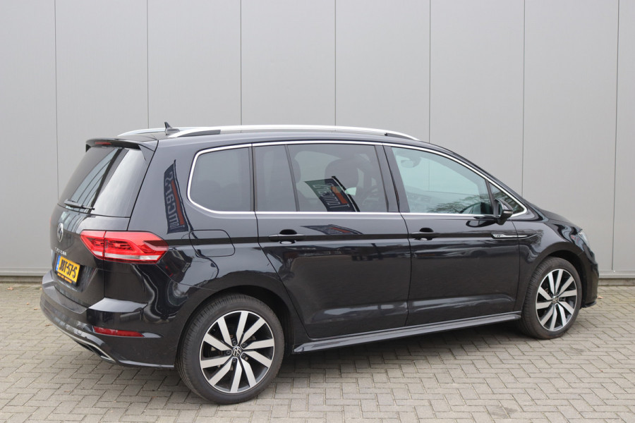 Volkswagen Touran 1.5 TSI 150PK Automaat R-Line 7pers./Pano-dak/Navigatie/Camera/Elektr.-klep/Stoelverwarming
